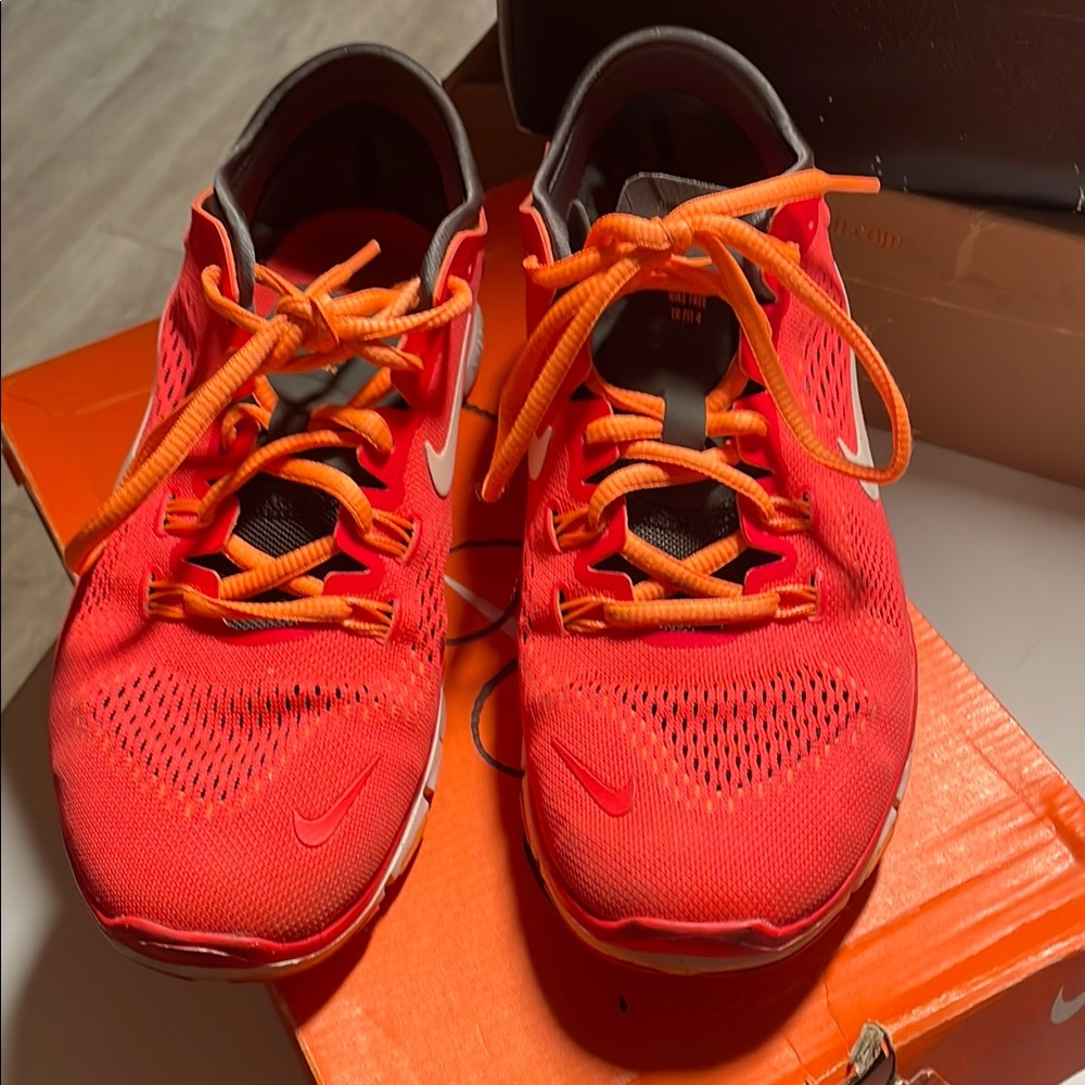 Nike Free Coral Athletic Shoes